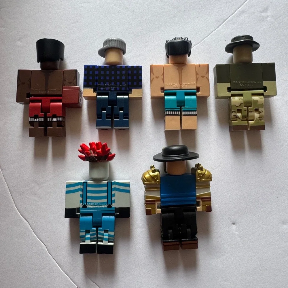 Roblox Action Figure Lot of 6 Mix and Match Mystery Box Series Characters Toy